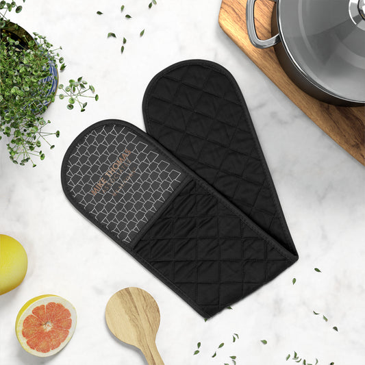 Stylish Oven Mitts - Modern Kitchen Accessory for Home Chefs, Gift for Housewarming, Cooking, Baking, Kitchen Decor